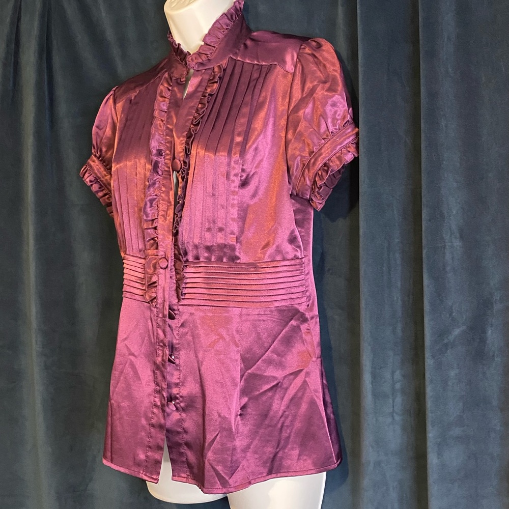 Made by Maurice, purple, satin feel top.